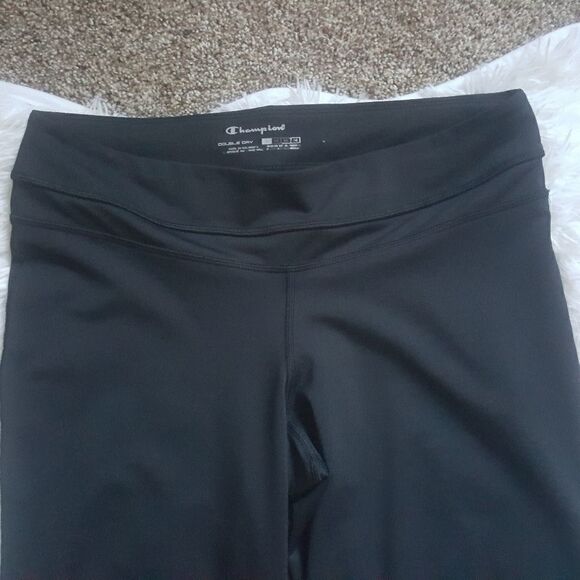 Champion double dry black pants
Size Medium - Picture 3 of 6